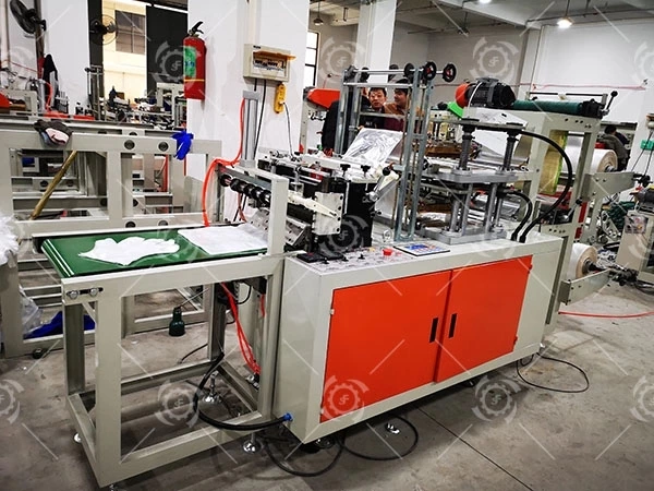 High speed 400pcs/min Full Automatic Disposable PE CPE TPE Plastic Gloves making machine